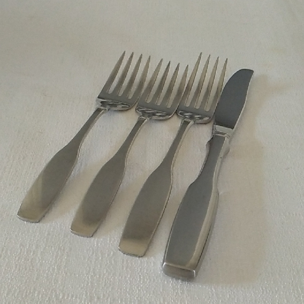 Community Stainless Paul Revere Bundle Of 4 Salad Dinner Forks Knife